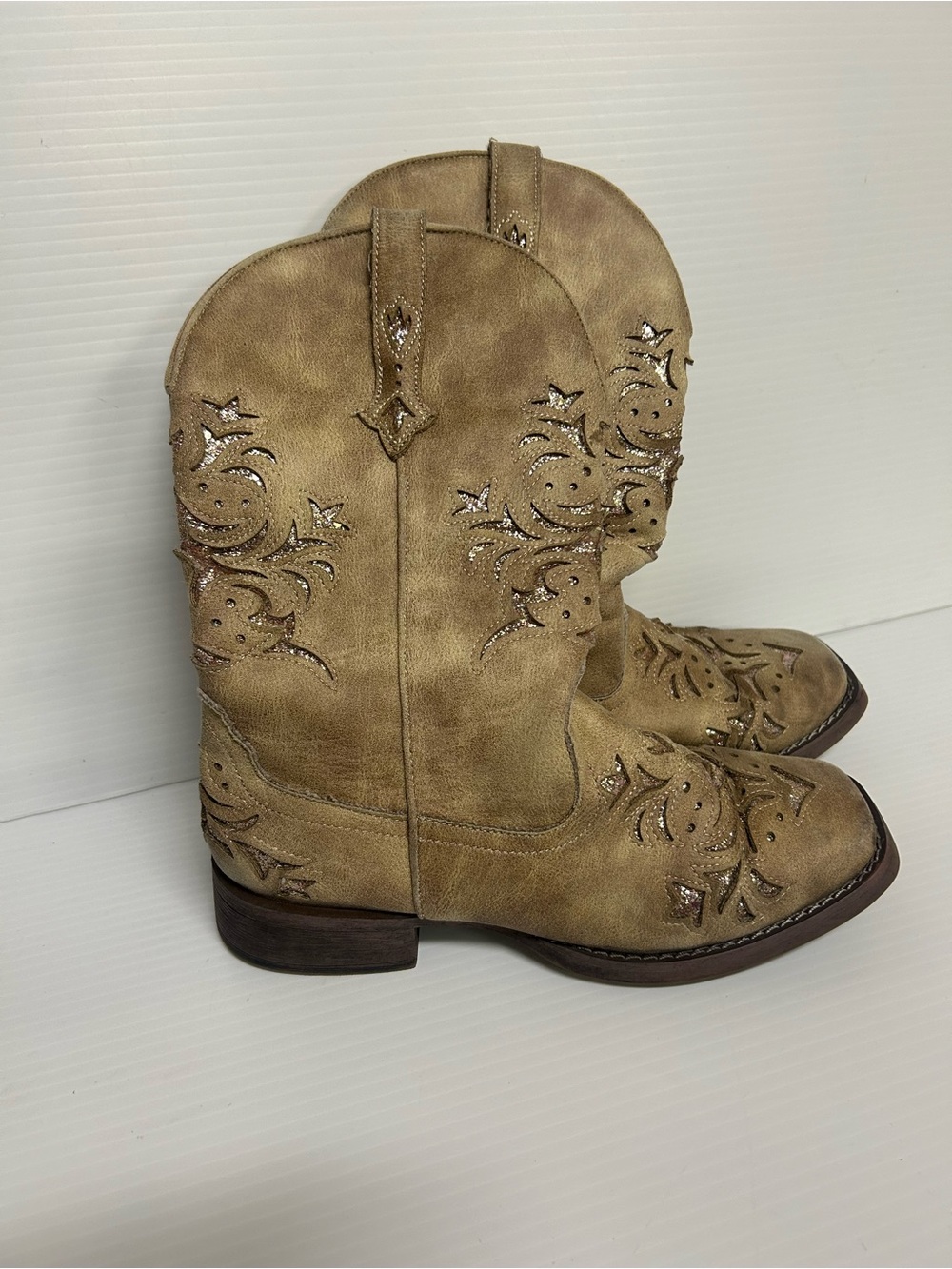 Roper Womens Kennedy Vintage Beige Gold Faux Leather Cowboy Boots Size 8
